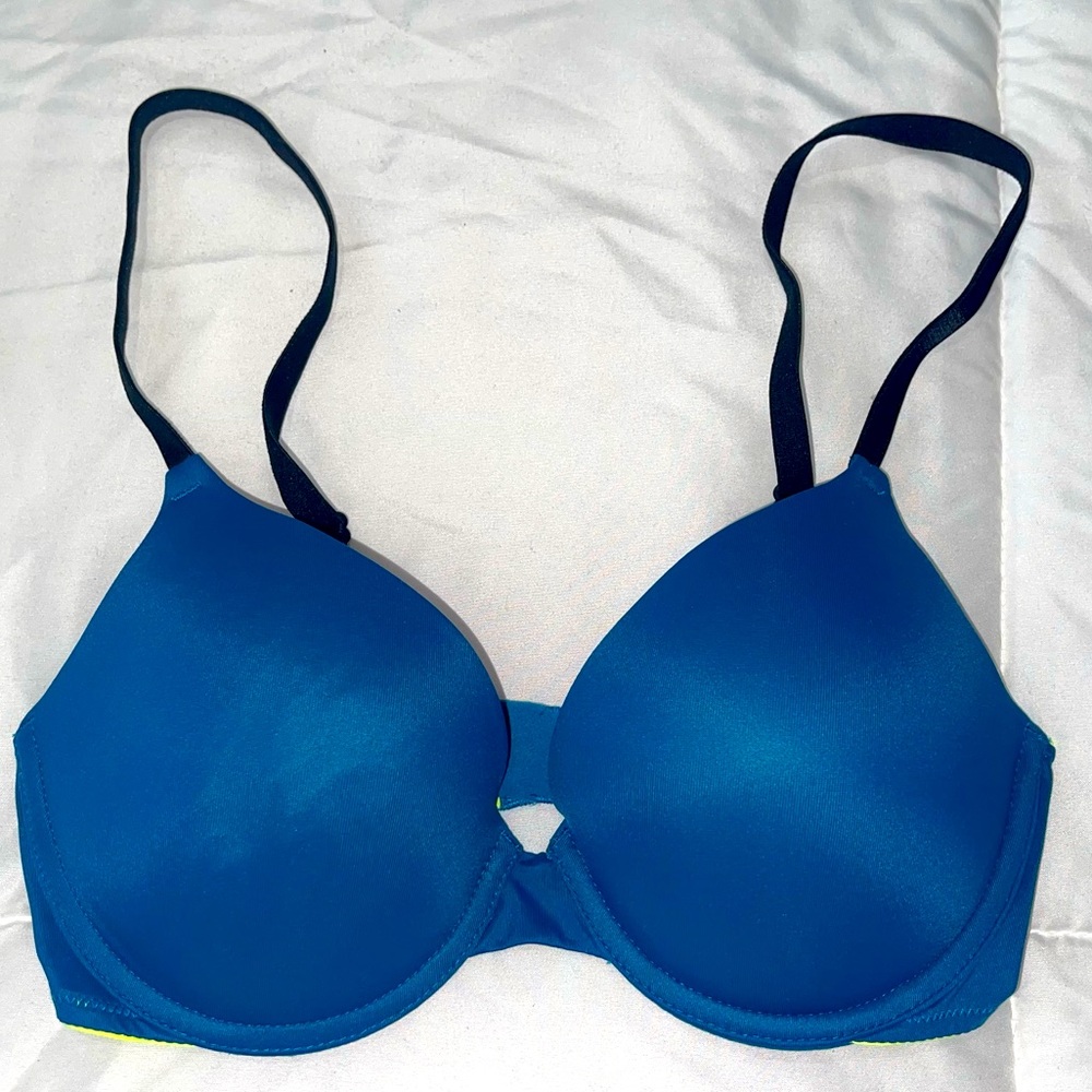 Pink Victoria Secret Bra - 34C 
**Brand new; never used**
